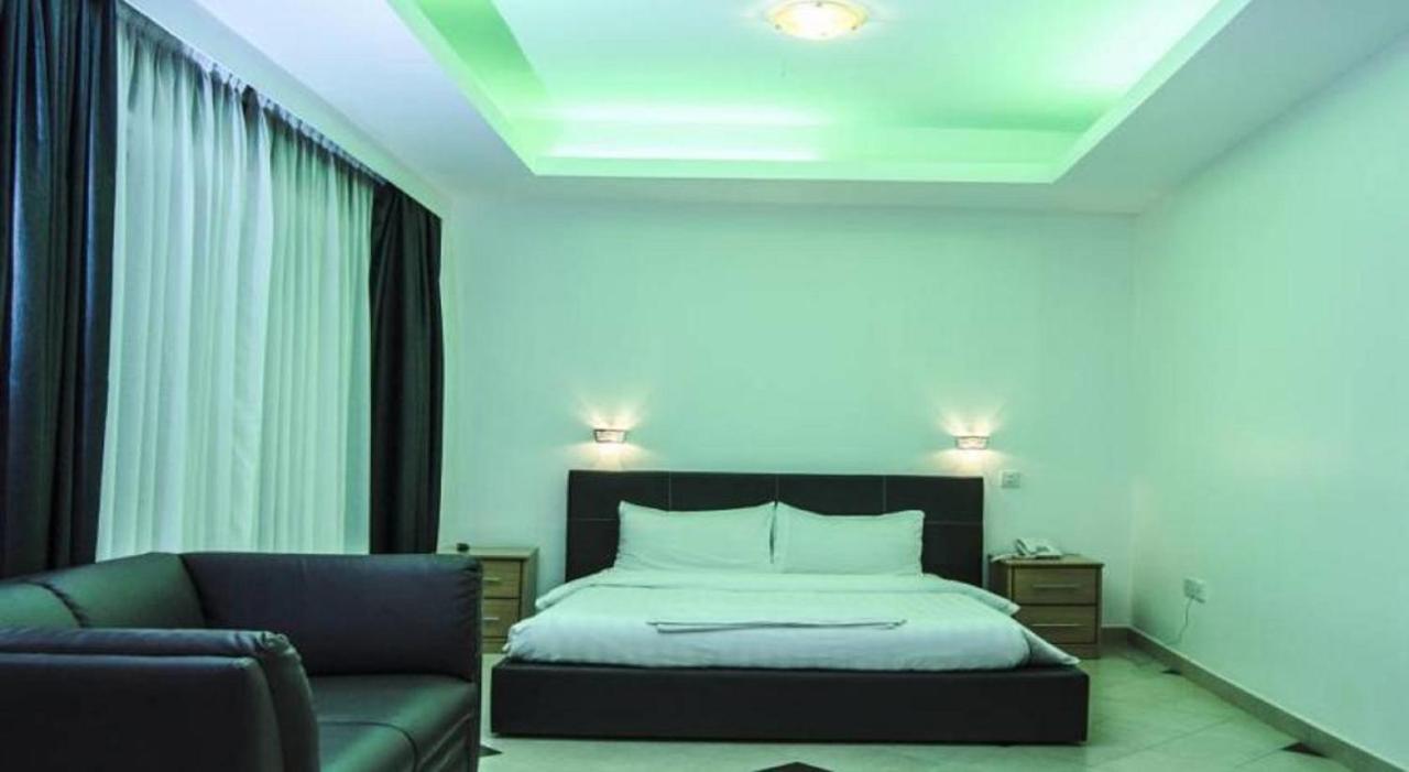 Wash And Wills Hotel Mbale Buitenkant foto