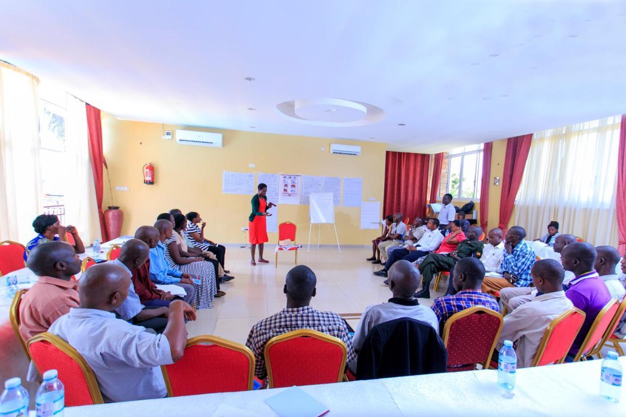 Wash And Wills Hotel Mbale Buitenkant foto